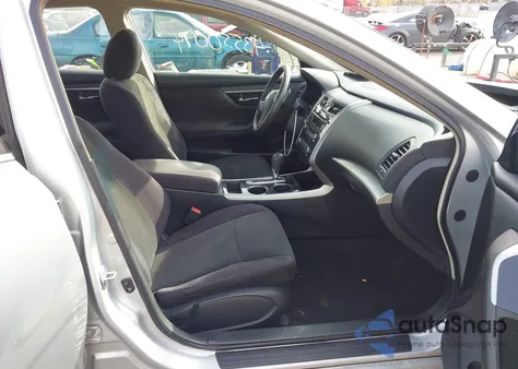 2013 Nissan Altima 2.5 S z USA, uszkodzony, nr VIN 1N4AL3AP3DN522788